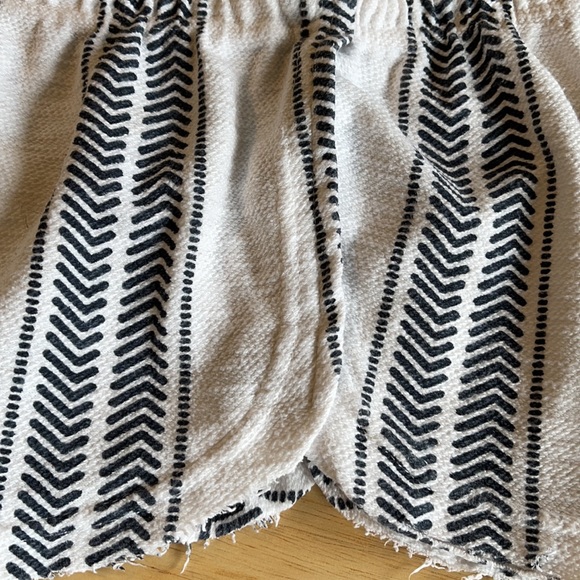 Dolphin hem boho shorts - Picture 7 of 8